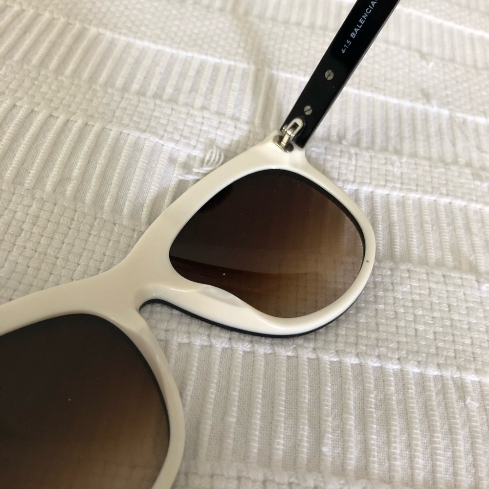 Balenciaga Women’s Sunglasses - Picture 3 of 7